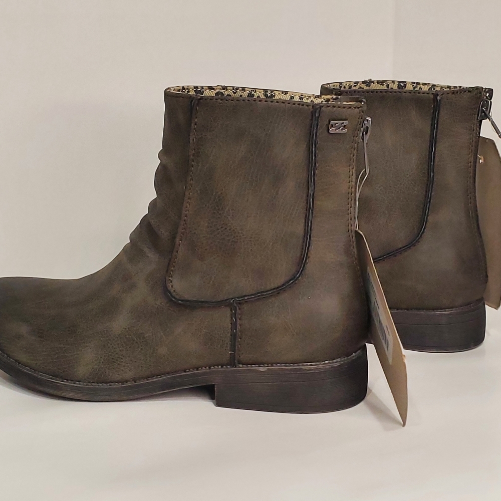 Billabong Distressed Brown Ankle Booties with Animal Print Lining - Picture 7 of 10